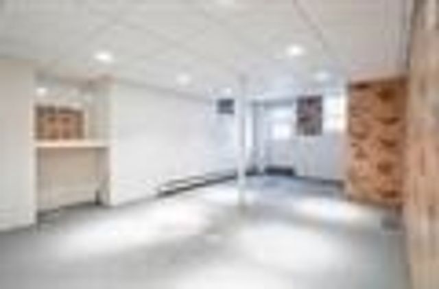 12 Morway Dr, Londonderry, NH 03053