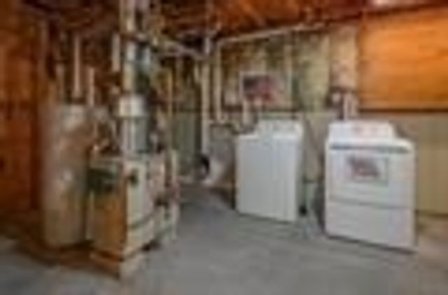 12 Morway Dr, Londonderry, NH 03053