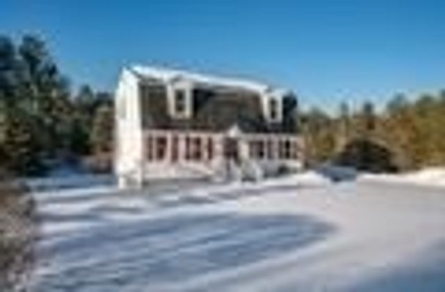 12 Morway Dr, Londonderry, NH 03053