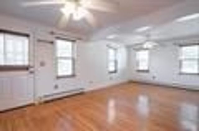 12 Morway Dr, Londonderry, NH 03053