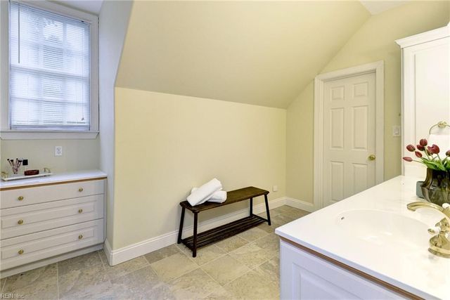 224 Sir Thomas Lunsford DR, Williamsburg, VA 23185