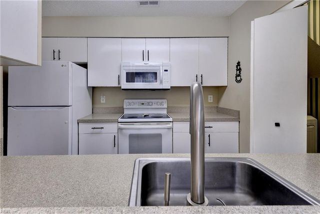 308 Queens CRES, Williamsburg, VA 23185