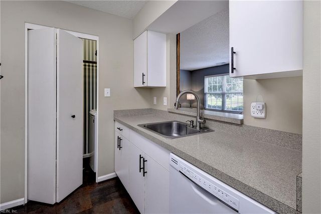 308 Queens CRES, Williamsburg, VA 23185