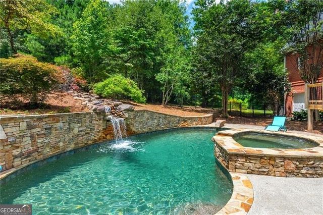 360 Kent Road, Roswell, GA 30075