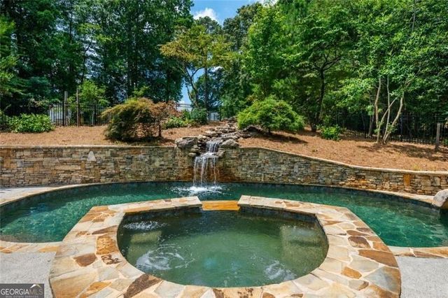 360 Kent Road, Roswell, GA 30075