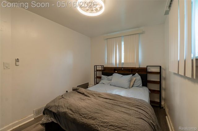 18445 Helen Street, Detroit, MI 48234