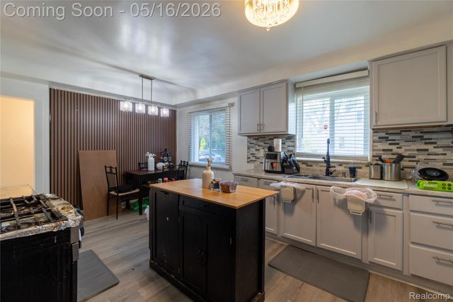 18445 Helen Street, Detroit, MI 48234