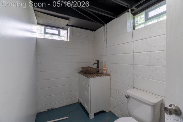 18445 Helen Street, Detroit, MI 48234