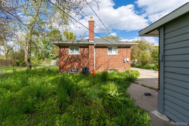 18445 Helen Street, Detroit, MI 48234