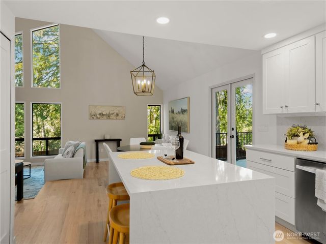 22713 NE 12th Place, Sammamish, WA 98074