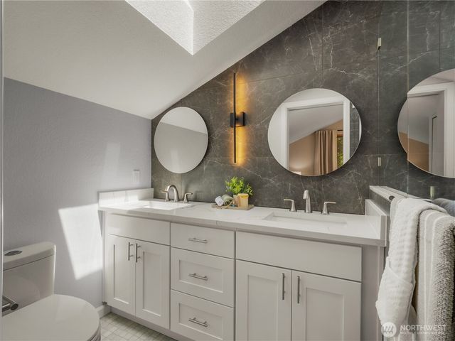 22713 NE 12th Place, Sammamish, WA 98074