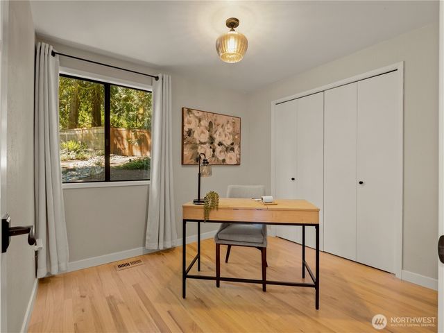 22713 NE 12th Place, Sammamish, WA 98074