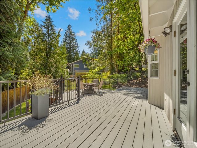 22713 NE 12th Place, Sammamish, WA 98074