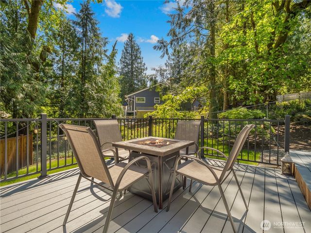 22713 NE 12th Place, Sammamish, WA 98074