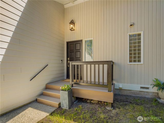 22713 NE 12th Place, Sammamish, WA 98074