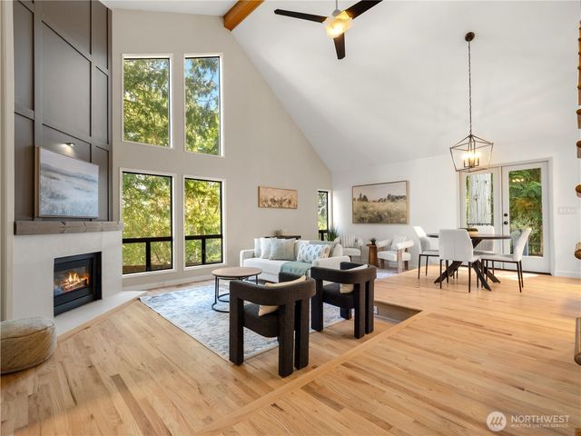 22713 NE 12th Place, Sammamish, WA 98074