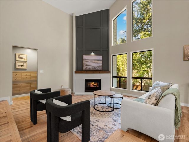 22713 NE 12th Place, Sammamish, WA 98074