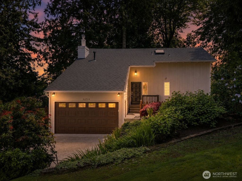 22713 NE 12th Place, Sammamish, WA 98074
