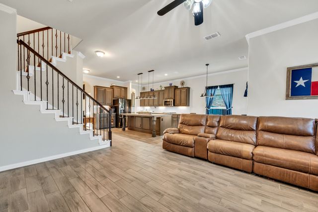 717 Willowbranch Lane, Midlothian, TX 76065