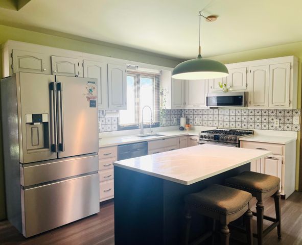632 Woodstone Path, Valparaiso, IN 46385