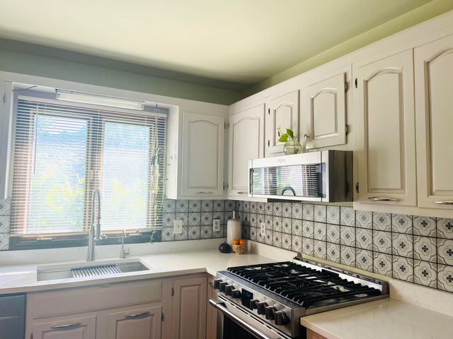 632 Woodstone Path, Valparaiso, IN 46385