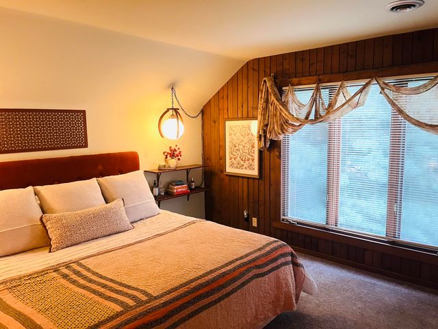 632 Woodstone Path, Valparaiso, IN 46385