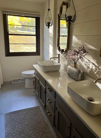 632 Woodstone Path, Valparaiso, IN 46385