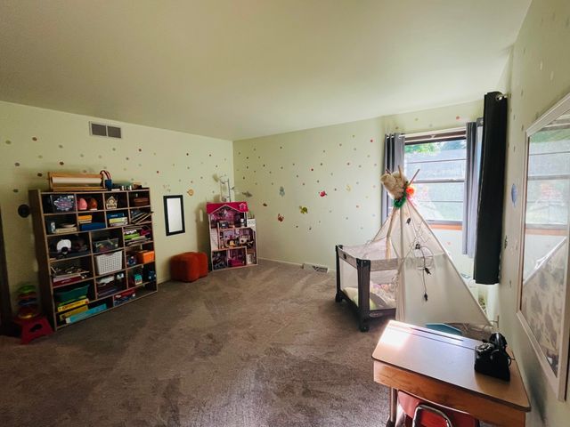 632 Woodstone Path, Valparaiso, IN 46385