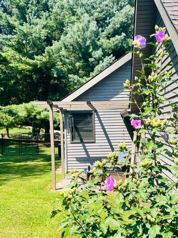 632 Woodstone Path, Valparaiso, IN 46385