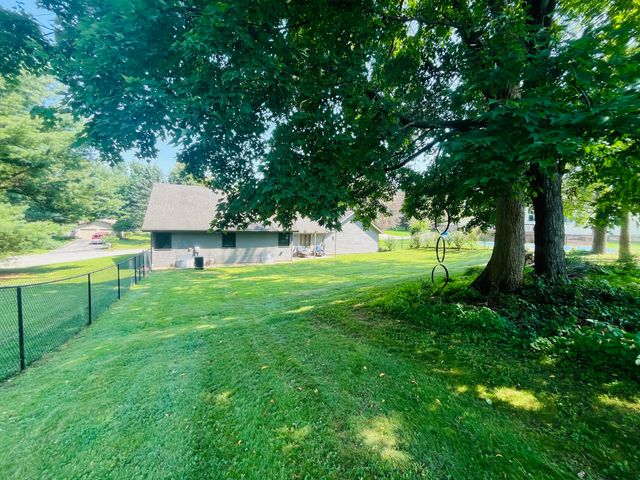 632 Woodstone Path, Valparaiso, IN 46385