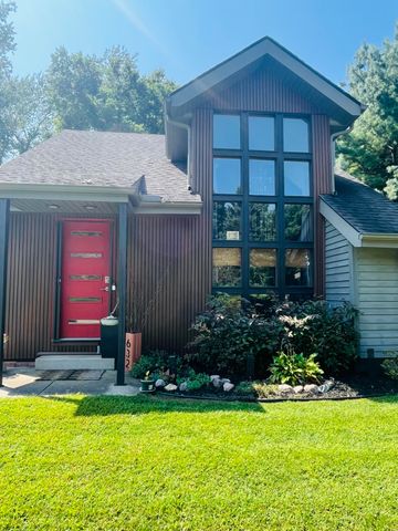 632 Woodstone Path, Valparaiso, IN 46385