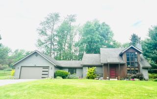 632 Woodstone Path, Valparaiso, IN 46385