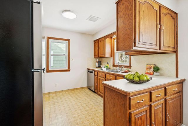 5533 30th Avenue S, Minneapolis, MN 55417