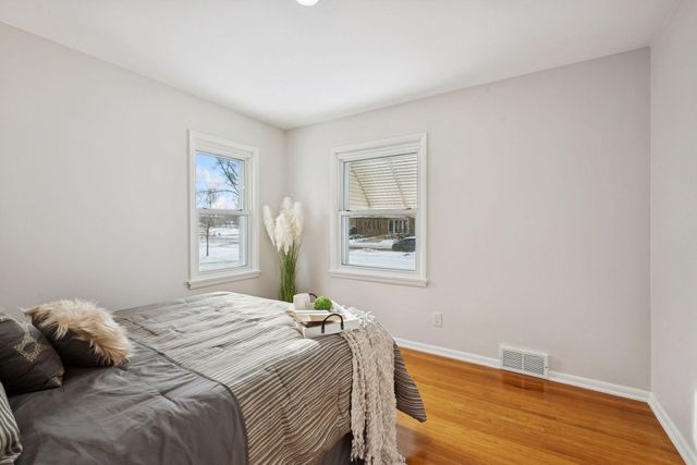 5533 30th Avenue S, Minneapolis, MN 55417