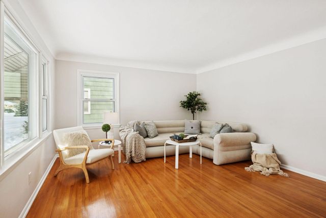 5533 30th Avenue S, Minneapolis, MN 55417