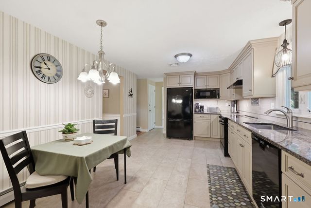 305 Eastbury Hill Road, Glastonbury, CT 06033