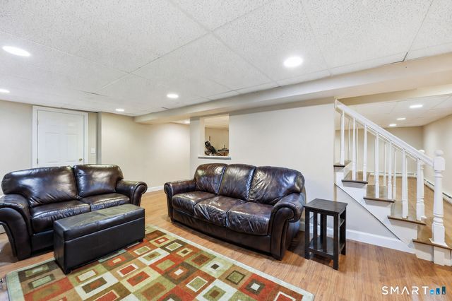305 Eastbury Hill Road, Glastonbury, CT 06033