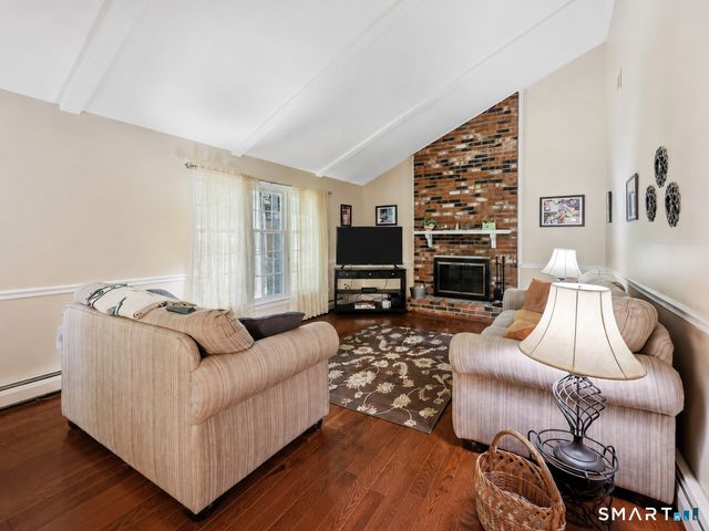 305 Eastbury Hill Road, Glastonbury, CT 06033