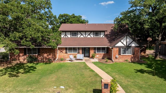 2119 Prestonwood Drive, Arlington, TX 76012