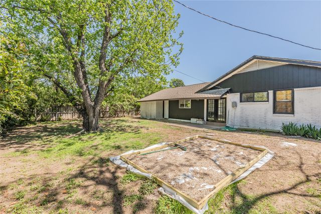 3723 Stafford Street, Irving, TX 75062