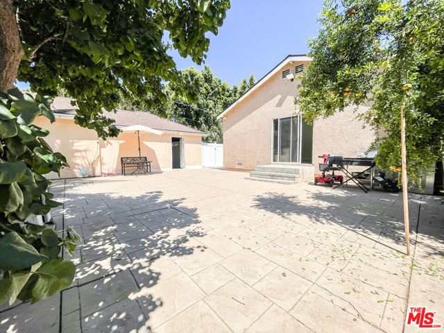 12612 Hatteras Street, Valley Village, CA 91607