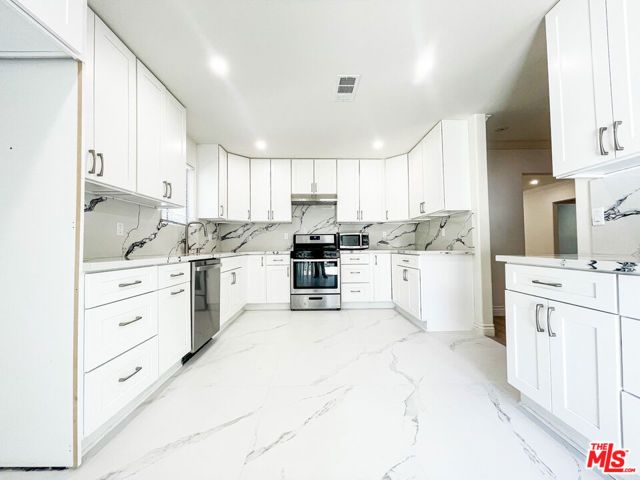 12612 Hatteras Street, Valley Village, CA 91607