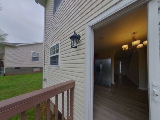 1940 Littleton Ct, Columbia, TN 38401