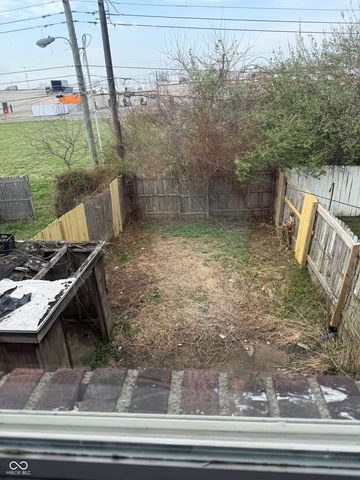 8318 Meadowlark Drive, Indianapolis, IN 46226