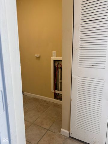 8318 Meadowlark Drive, Indianapolis, IN 46226