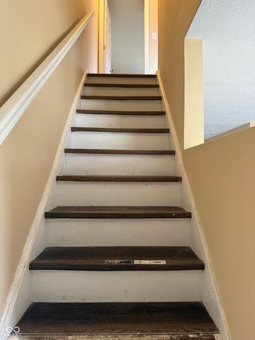 8318 Meadowlark Drive, Indianapolis, IN 46226