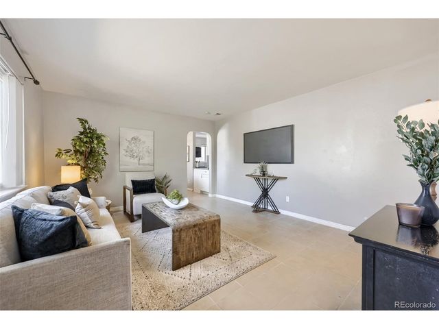 9351 Nagel Dr, Thornton, CO 80229