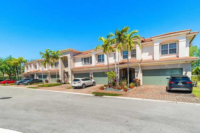 81 Nottingham Place, Boynton Beach, FL 33426