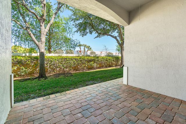 81 Nottingham Place, Boynton Beach, FL 33426