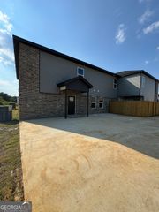 240 Beau Claire Circle, Byron, GA 31008